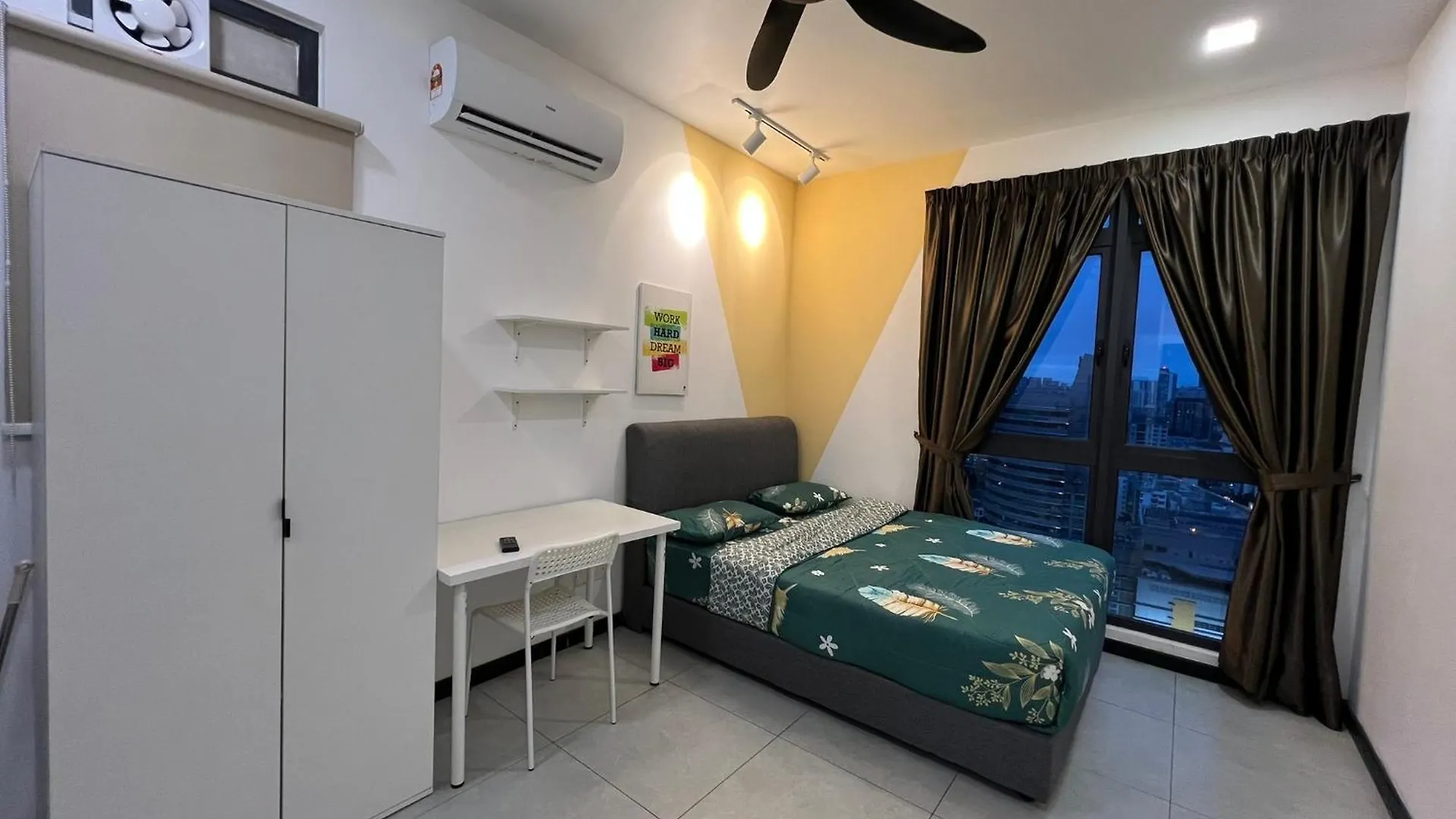 Studio Klcc Bukit Bintang Lrt Kuala Lumpur Malásia